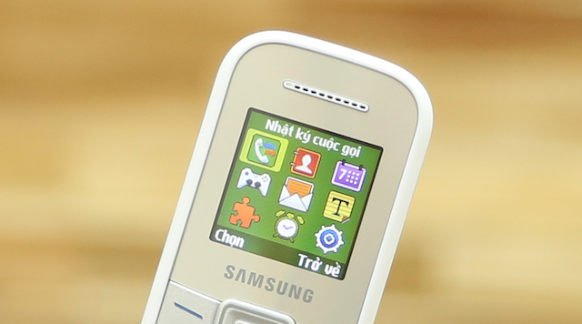 Màn hình điện thoại Samsung E1200