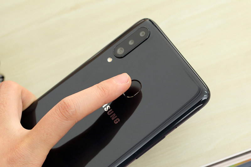 Điện thoại Samsung Galaxy A20s 32GB | Cảm biến vân tay ở mặt lưng Điện thoại Samsung Galaxy A20s 32GB giá bỏ sỉ